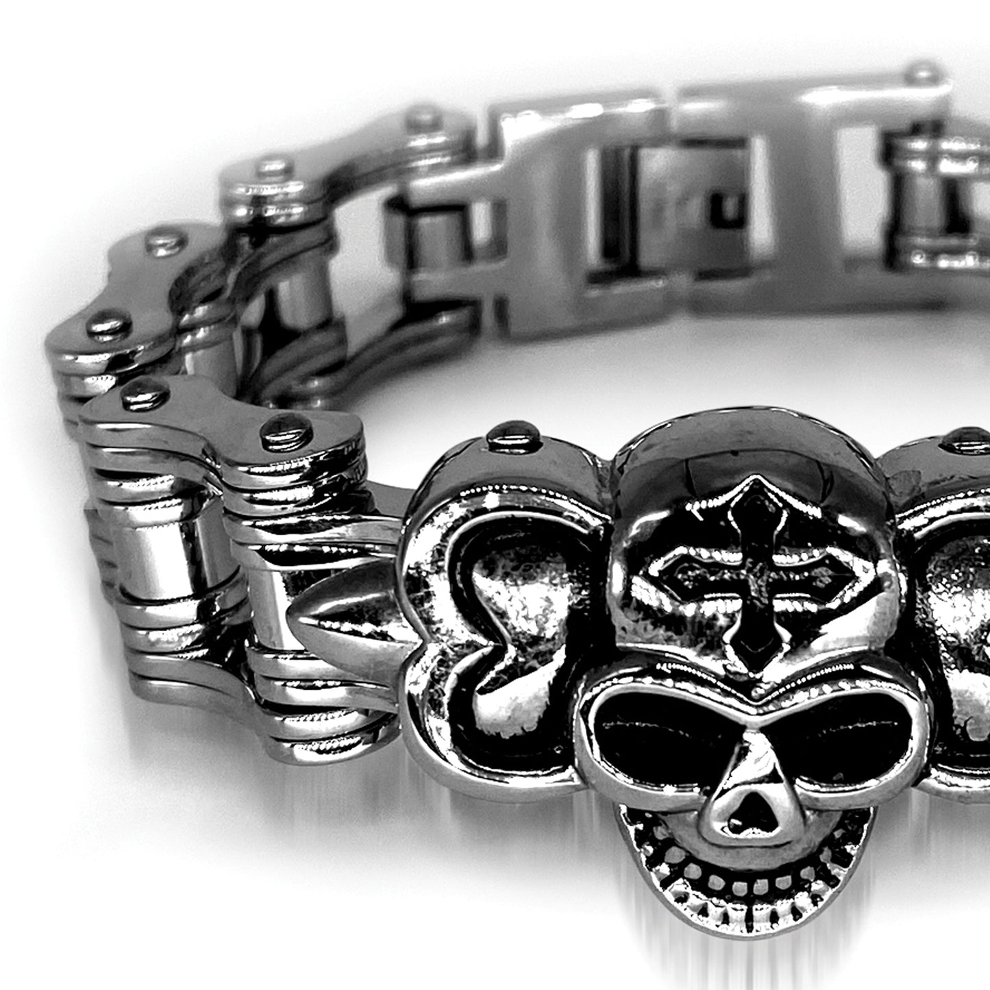 Mens Stainless Steel Chain Bracelet with Pirate Skulls, Fashionable Retro Style, Masculine, for Motorcycle and bicycle enthusiasts, 7.5-9.75 Inches(With Gift Box)