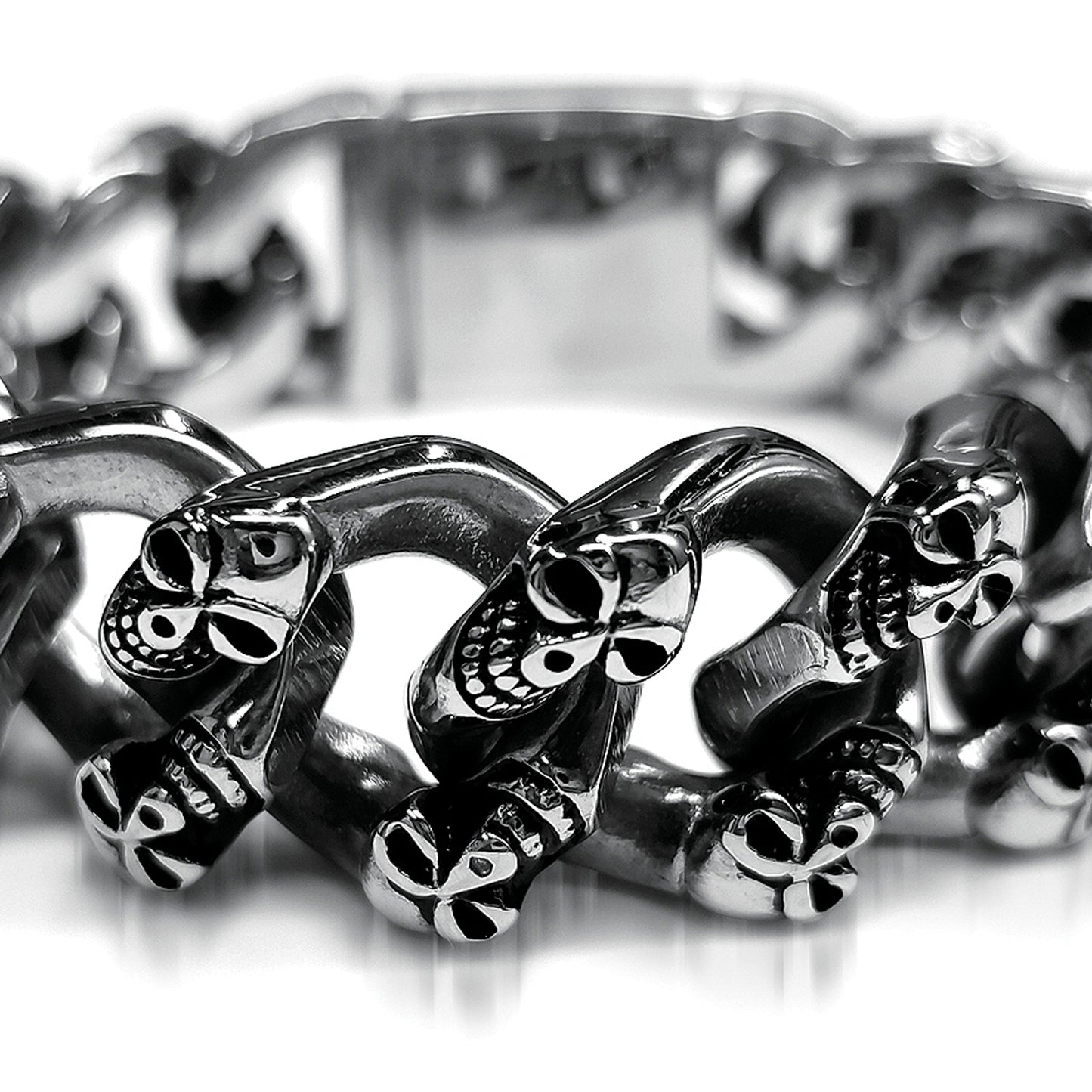 Mens Stainless Steel Chain Bracelet with Pirate Skulls, Fashionable Retro Style, Masculine, for Motorcycle and bicycle enthusiasts, 7.5-9.75 Inches(With Gift Box)