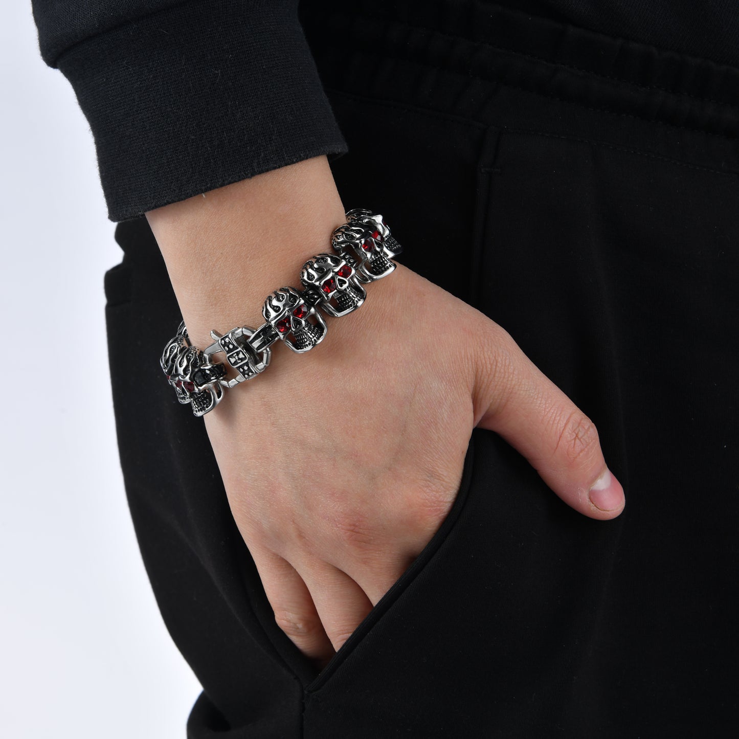 Mens Stainless Steel Chain Bracelet with Pirate Skulls, Fashionable Retro Style, Masculine, for Motorcycle and bicycle enthusiasts, 7.5-9.75 Inches(With Gift Box)